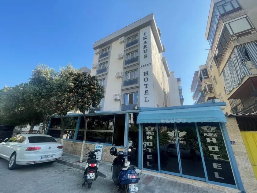 Ikarus Hotel - Image 1