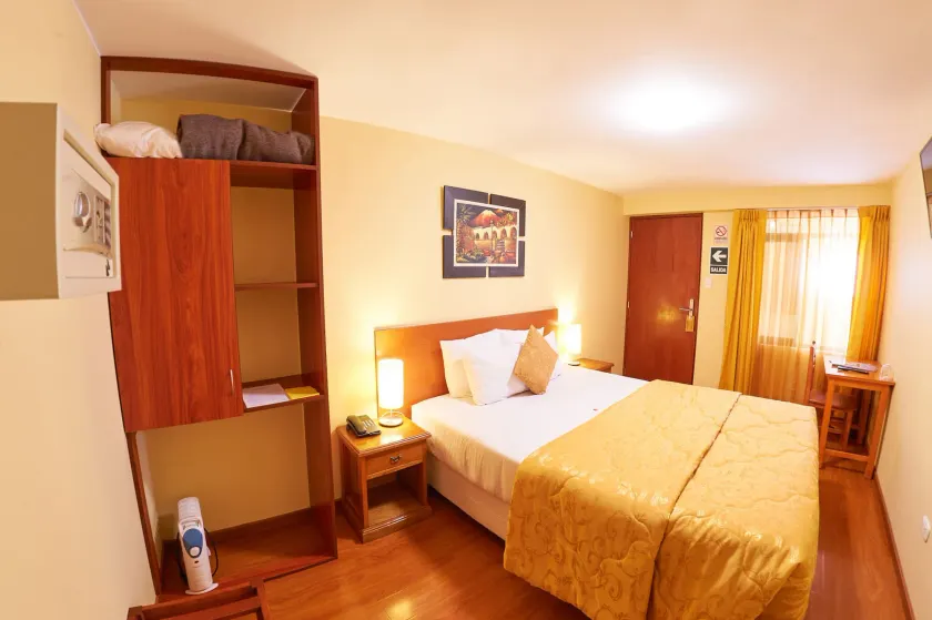 Hotel Santa Rosa - Image 1