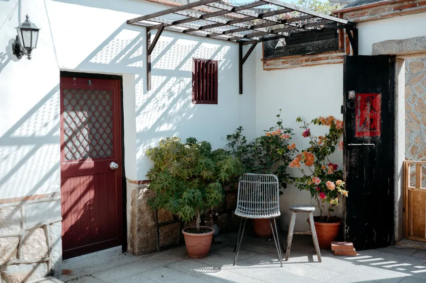 Live Guest House - Image 1