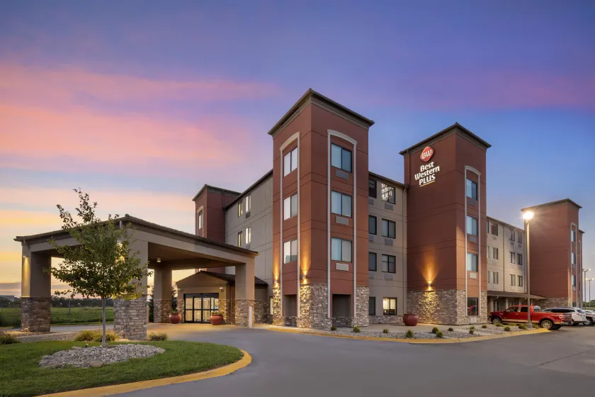 Best Western Plus Omaha Airport Inn - Image 1