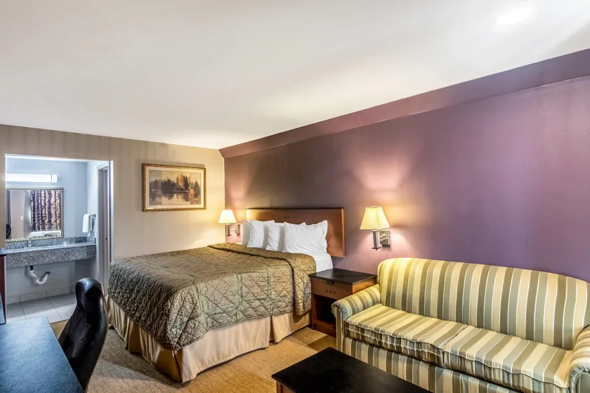 Rodeway Inn Arlington Entertainment District Area - Image 1