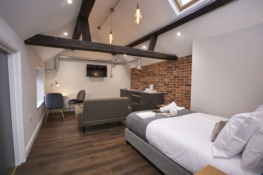 Three Cranes Serviced Apartments - Image 1