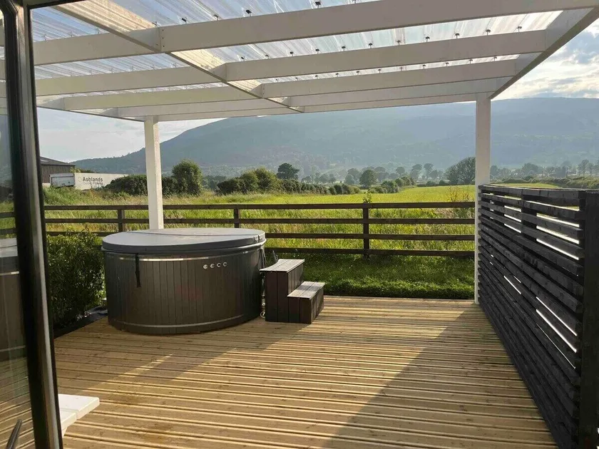 Castle View Chalet by Clonlum Cottages - Image 1