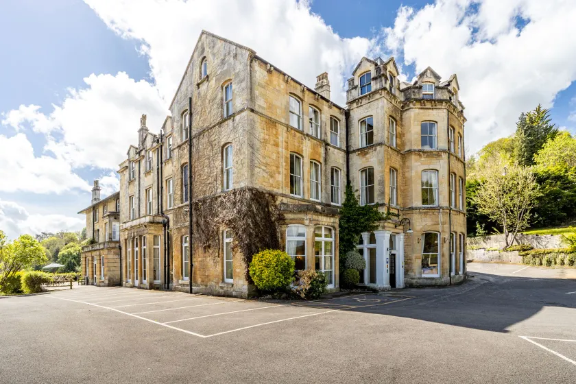 Best Western Limpley Stoke Hotel - Image 1