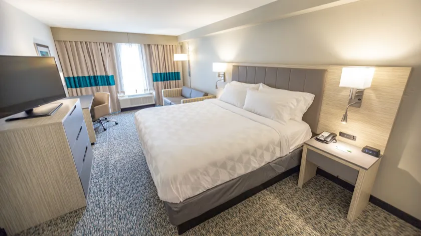 Holiday Inn Knoxville N - Merchant Drive by IHG - Zimmer