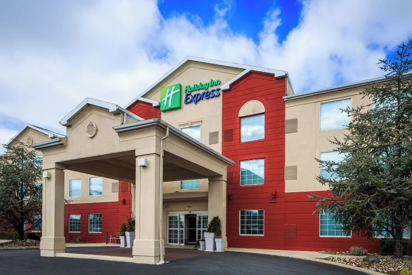 Holiday Inn Express Hotel & Suites Reading by IHG - Image 1
