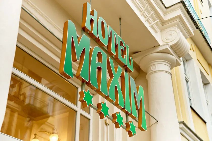Hotel Maxim - Image 1