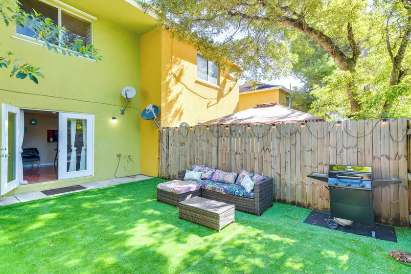 5 Mi to Hard Rock Stadium! Townhome w/ Games - Image 1