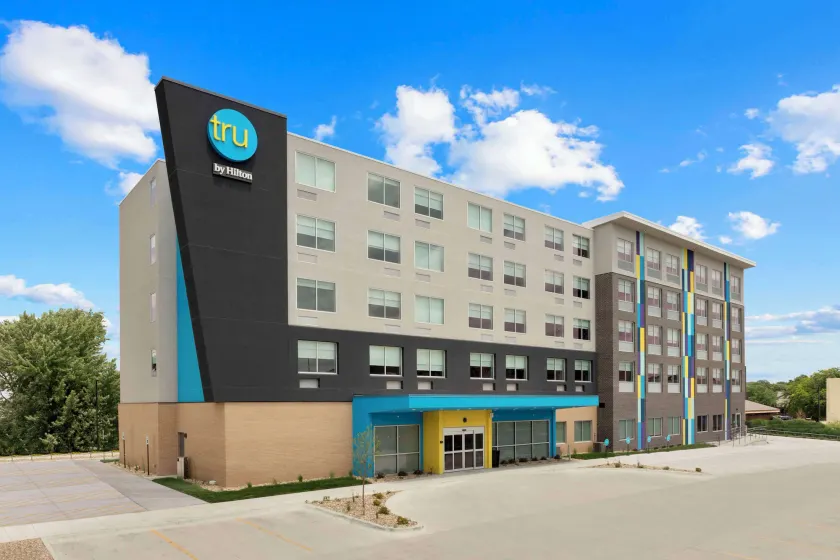 Tru By Hilton Lincoln East - Image 1