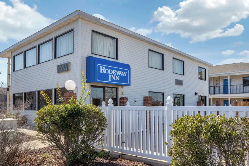Rodeway Inn & Suites Rehoboth Beach - Image 1