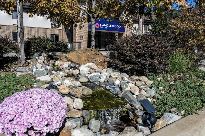 Candlewood Suites East Lansing by IHG - Image 1
