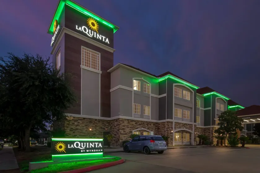 La Quinta by Wyndham Houston Energy Corridor - Image 1