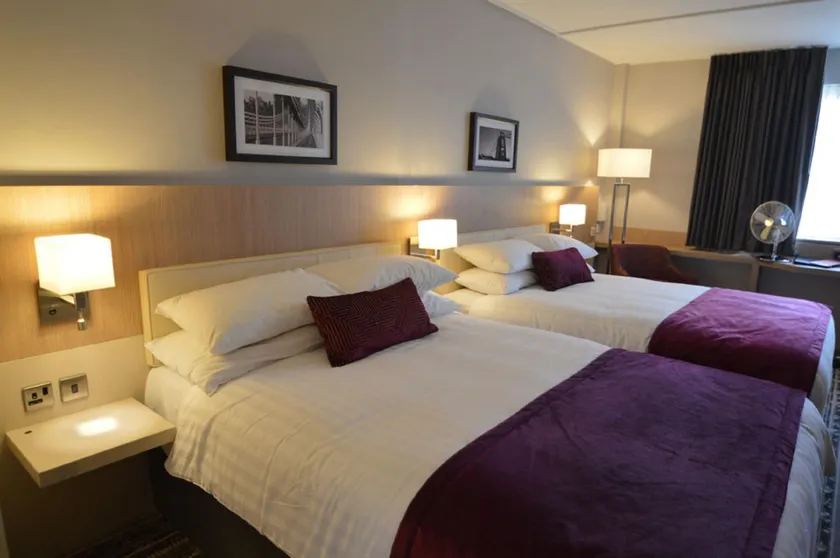 Lancaster Hotel - Image 1