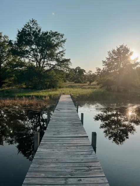 200 Acres Pond & Pier 10-mile Hill Country Views - Image 1