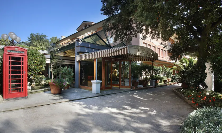 Hotel Villa Delle Rose - Image 1
