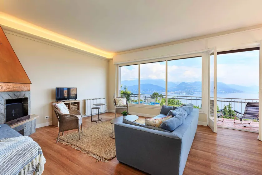 Lovely home with amazing lake views! - Casa Laura - Image 1