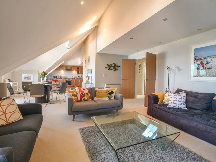 13 Buckfields - Image 1