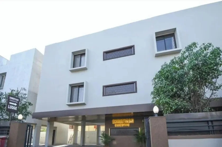 Hotel Shreeyash Executive - Image 1