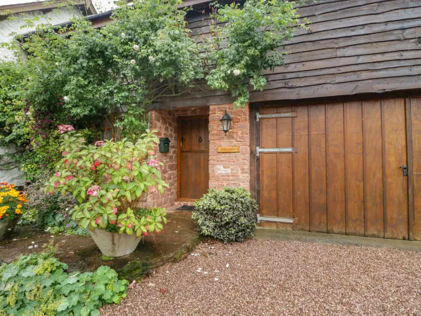 Flora's Barn - Image 1