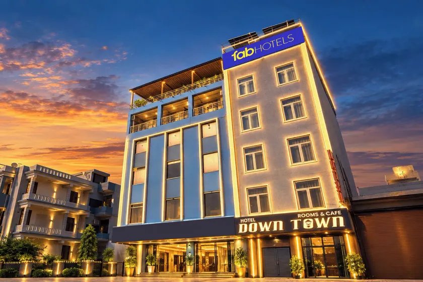 FabHotel Down Town - Image 1