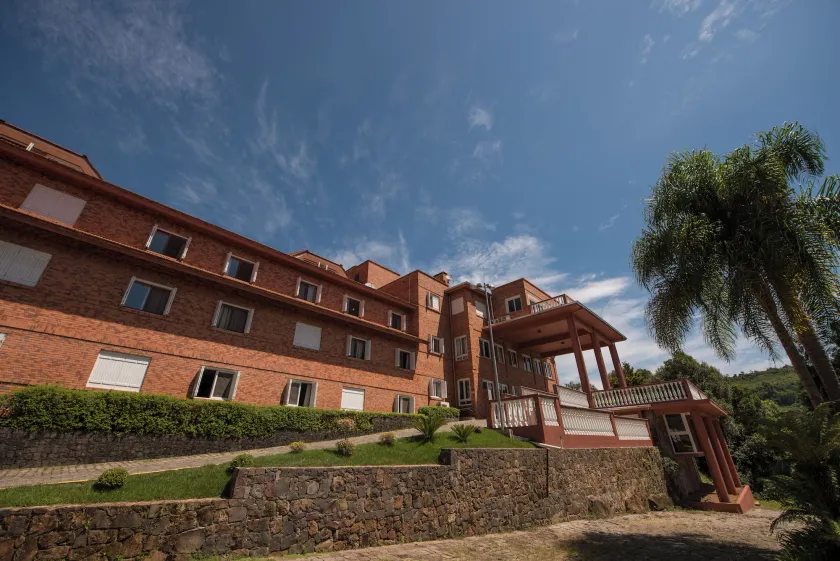 Farina Park Hotel - Image 1