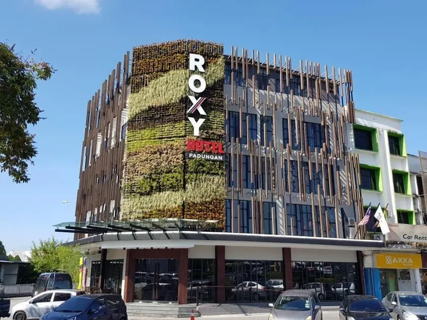 Roxy Hotel Padungan - Image 1