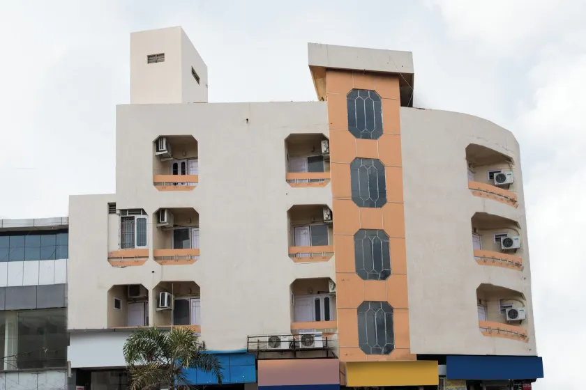 Hotel Galaxy - Image 1
