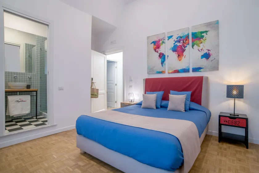Napoliamo Guest House - Image 1