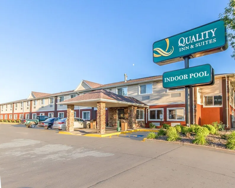 Quality Inn & Suites Eau Claire University Area - Image 1