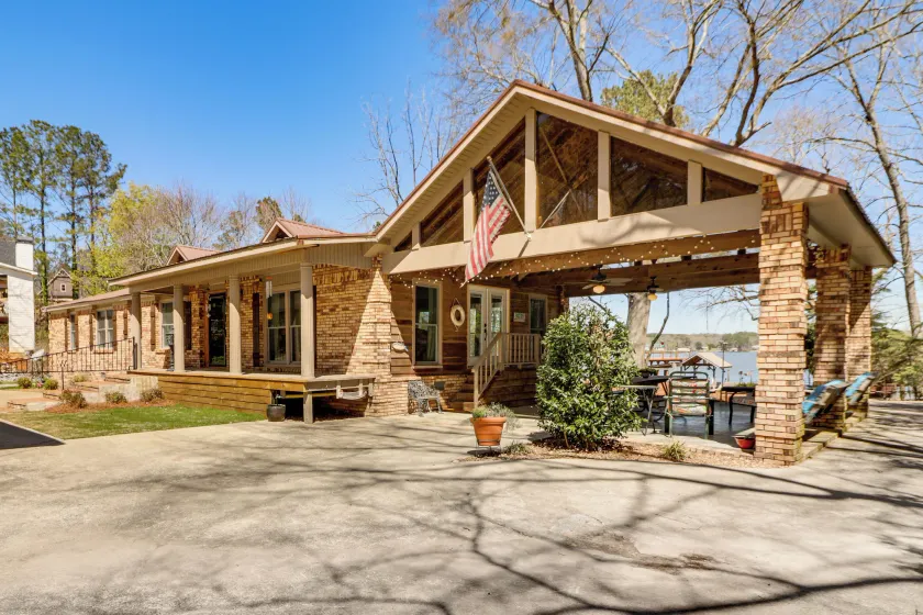 Lakefront Leesburg Home w/ Private Dock & Ramp! - Image 1