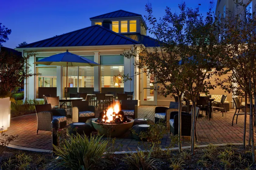 Hilton Garden Inn Houston/The Woodlands - Image 1