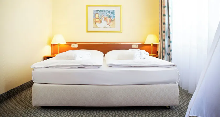 Victor's Residenz-Hotel Gera - Image 1