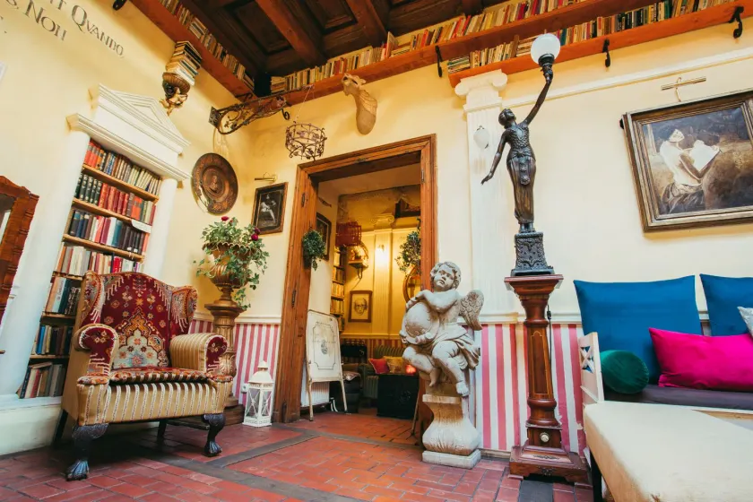Divná pani Luxury Gallery Rooms - Image 1
