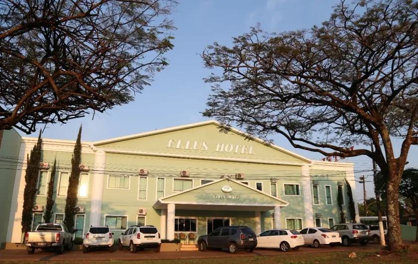 Ellus Hotel - Image 1