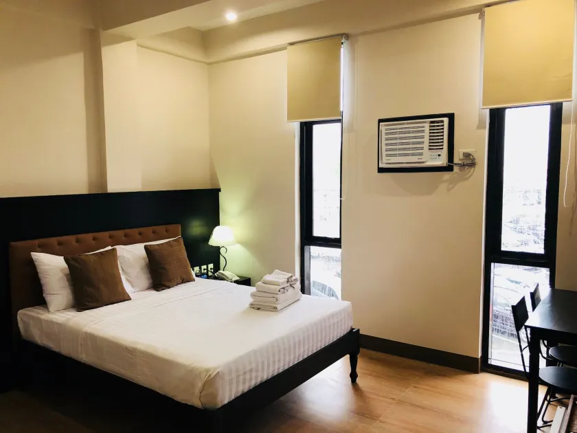 Achievers Airport Hotel - Image 1