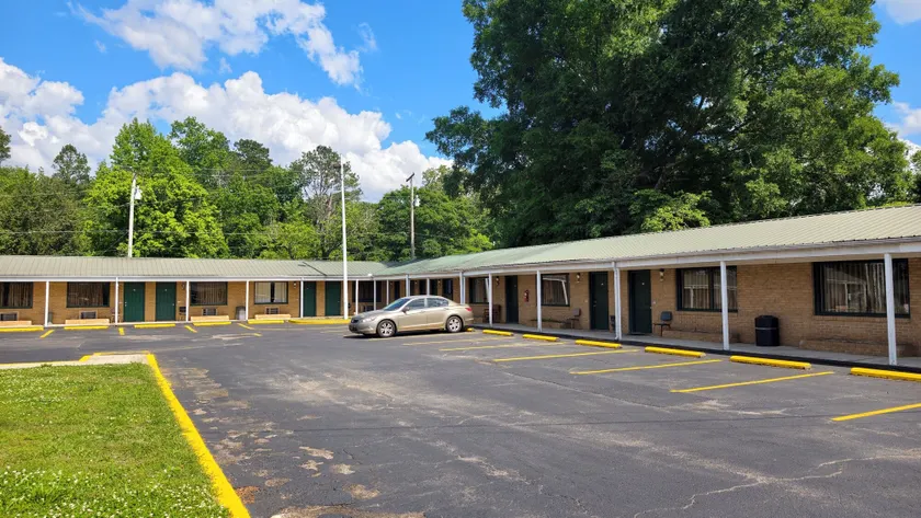 Liberty Inn Scottsboro Near Lake Guntersville - Image 1