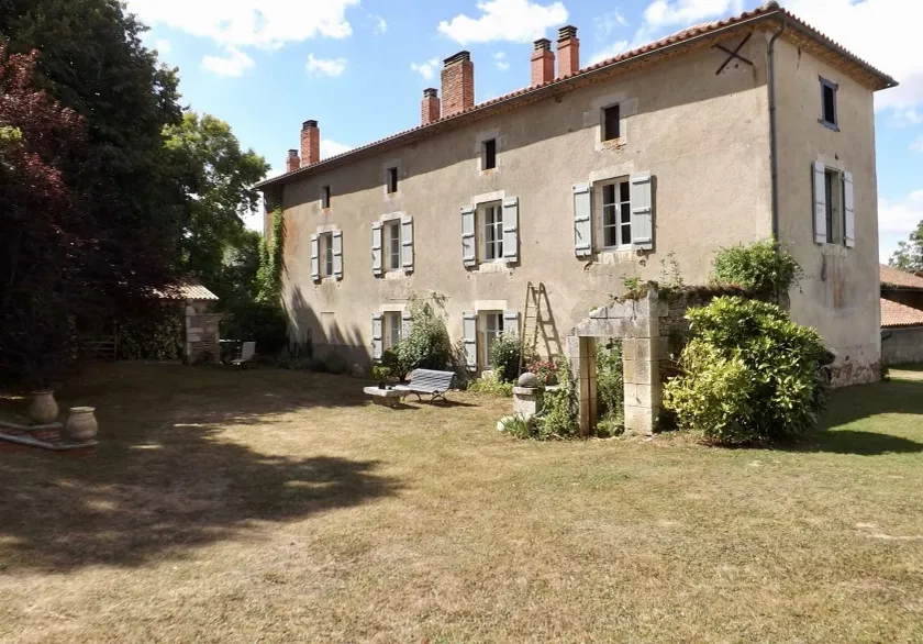 Domaine de Lalat - B&B rooms and Studio - Image 1