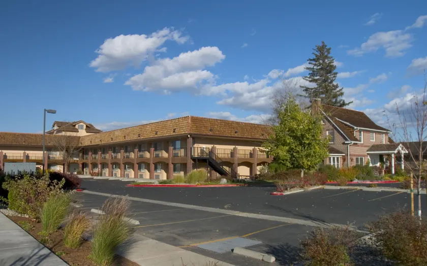 Carson Valley Motor Lodge and Suites - Image 1