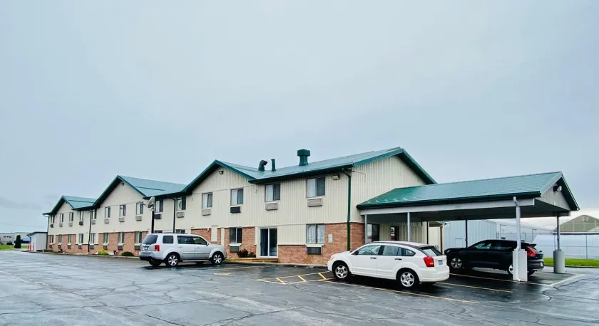 wallaceburg inn - Image 1