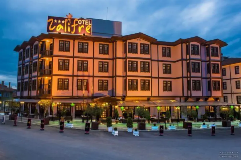 Zalifre Hotel - Image 1