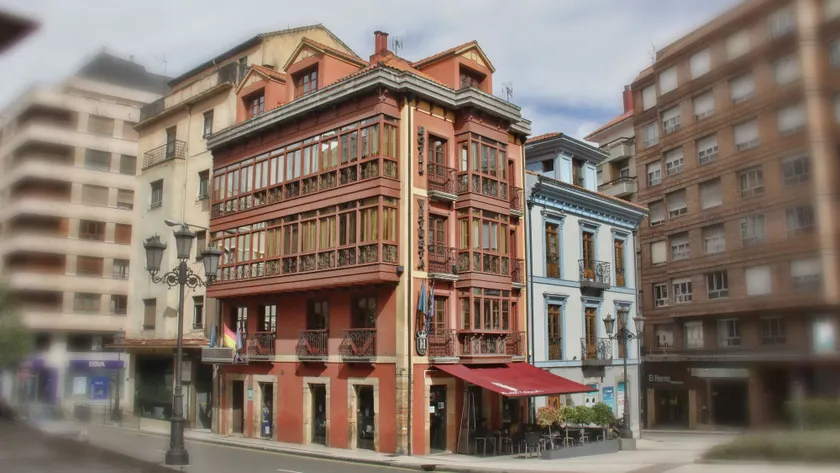 Hotel Vetusta - Image 1