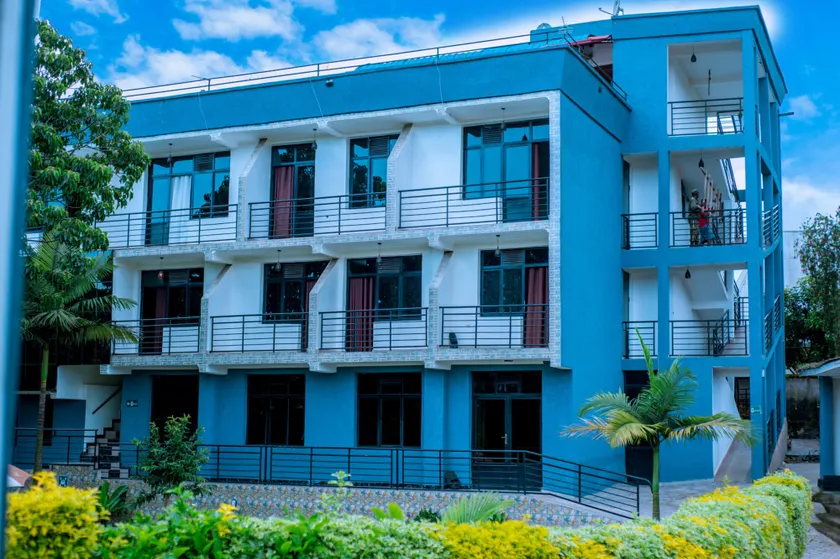 La Planete Hotel - Image 1