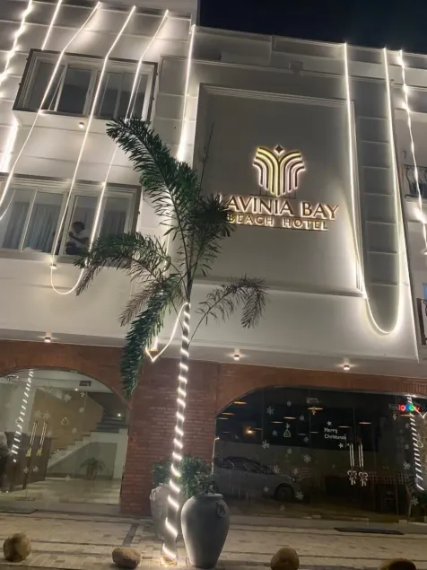 Lavinia Bay Beach Hotel - Image 1