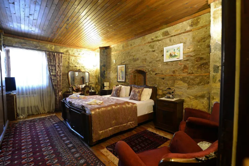 Otel Yorgo Seferis - Image 1