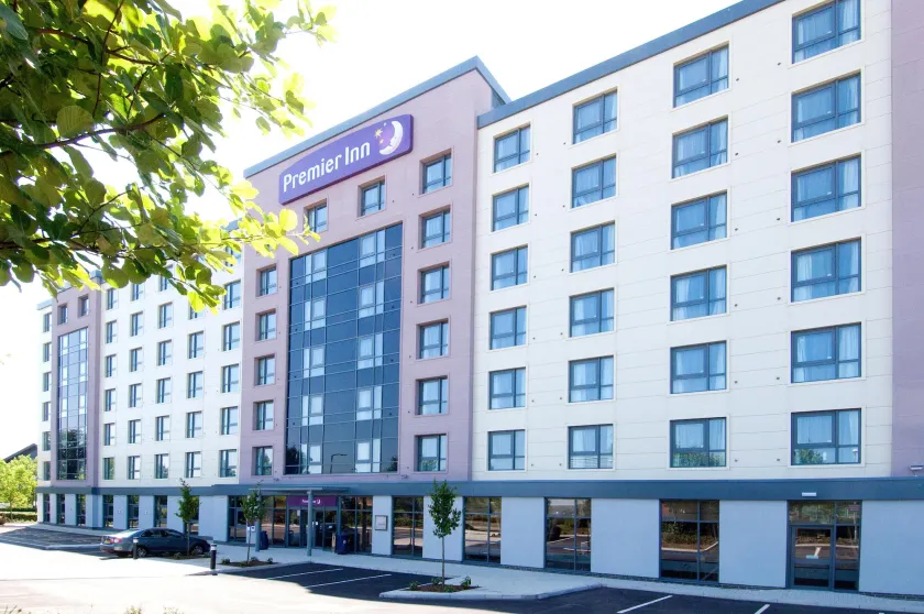 Premier Inn London Gatwick Manor Royal - Image 1
