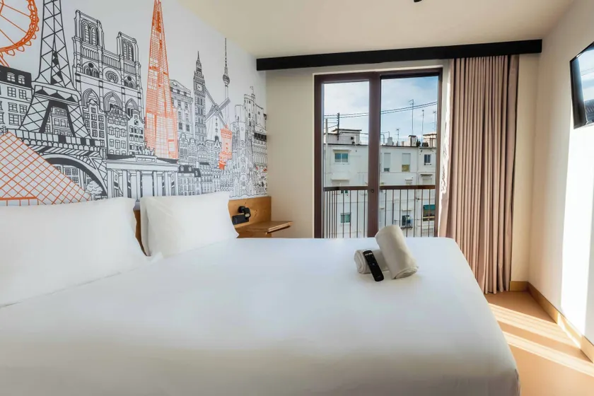 easyHotel Valencia Ciutat Vella - Image 1