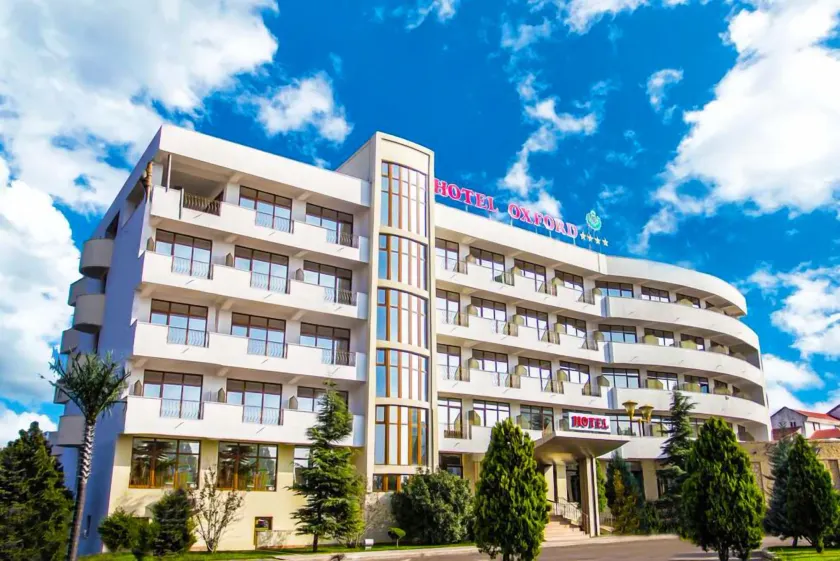 Hotel Oxford - Image 1