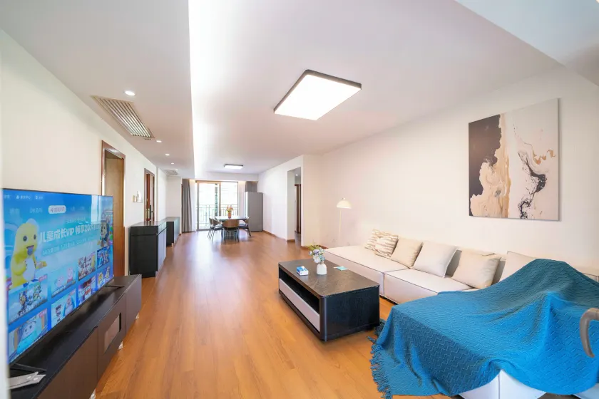 Tyms Luxury 3BR 2BA APT Hongqiao - Image 1
