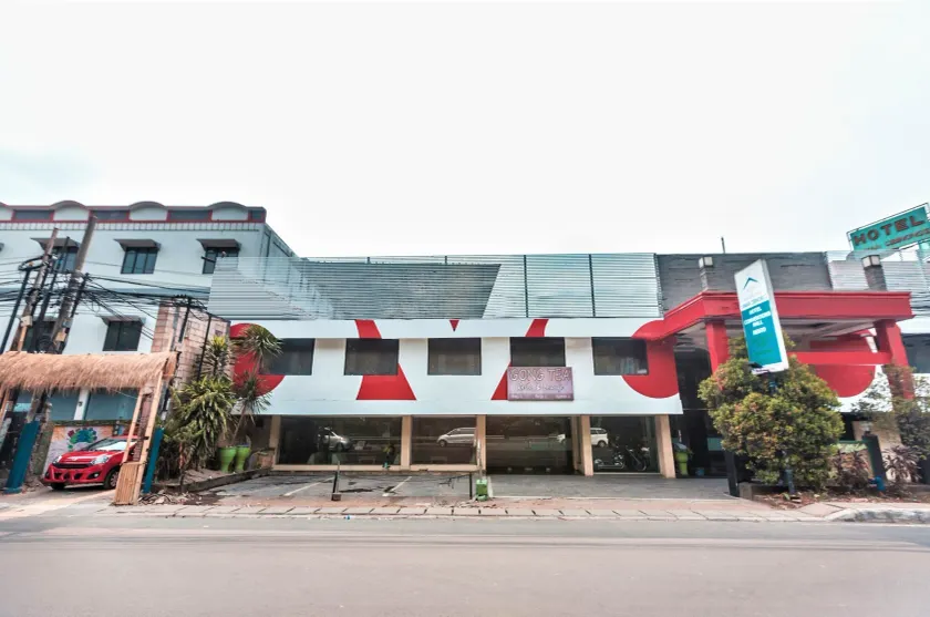 OYO 94759 Hotel Taman Cibinong - Image 1