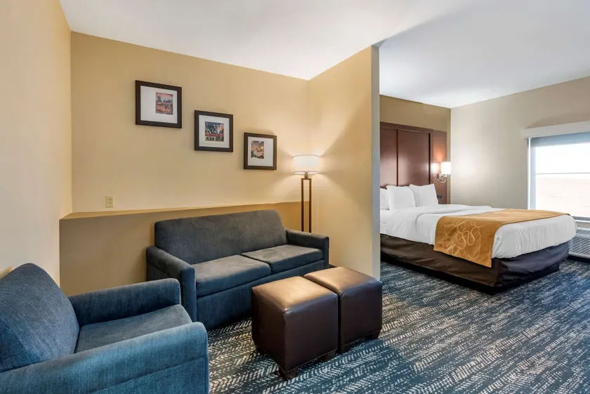Comfort Suites West Memphis I-40 I-55 - Image 1